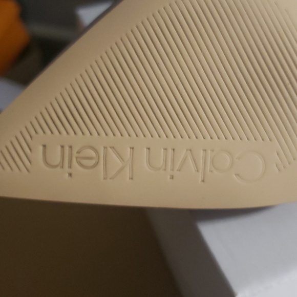 Calvin Klein women's pumps size 8.5 M. Taupe 240 - Picture 8 of 9